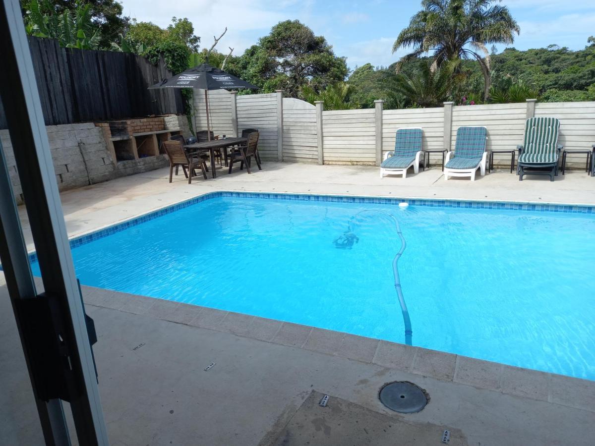Poolside Guest House Port Shepstone Exterior photo