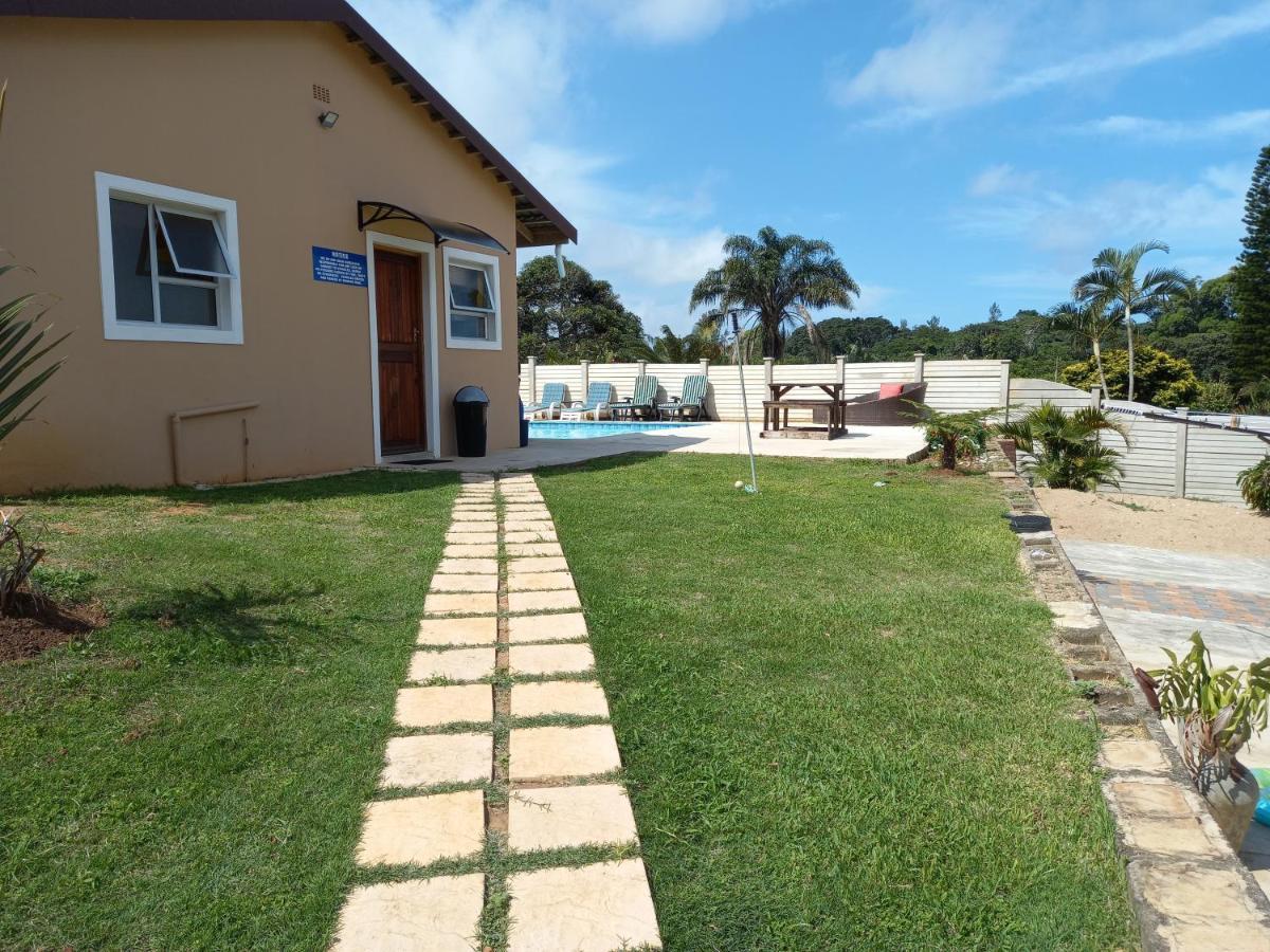 Poolside Guest House Port Shepstone Exterior photo