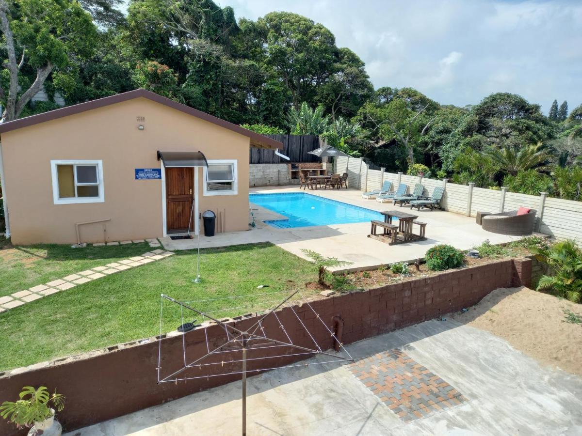 Poolside Guest House Port Shepstone Exterior photo